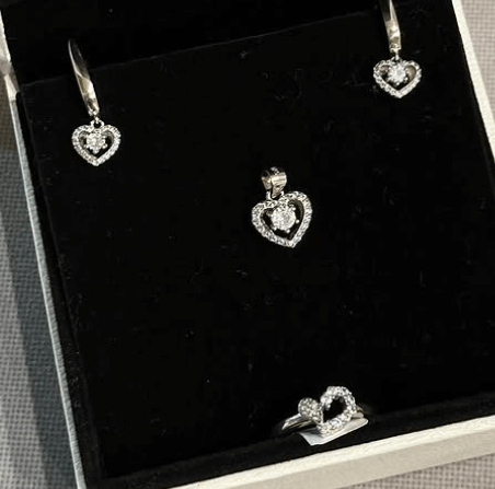 Наборы из серебра 925 пробы / Набор  шикарный сердце с камнем