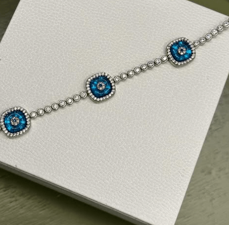 Браслет из трех квадратных стекол / Серебро 925 пробы,цирконы