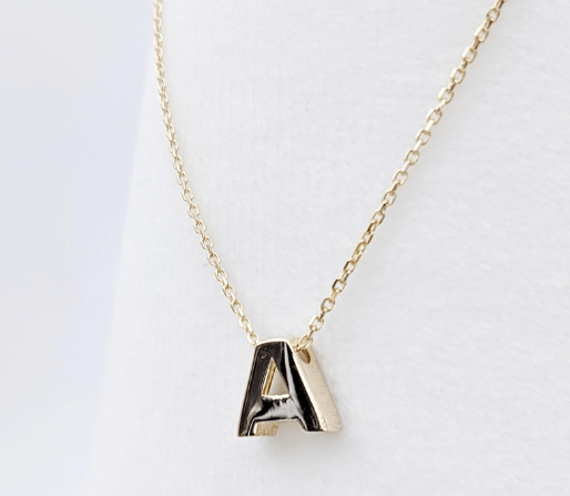 Подвеска с буквой «A» из желтого золота