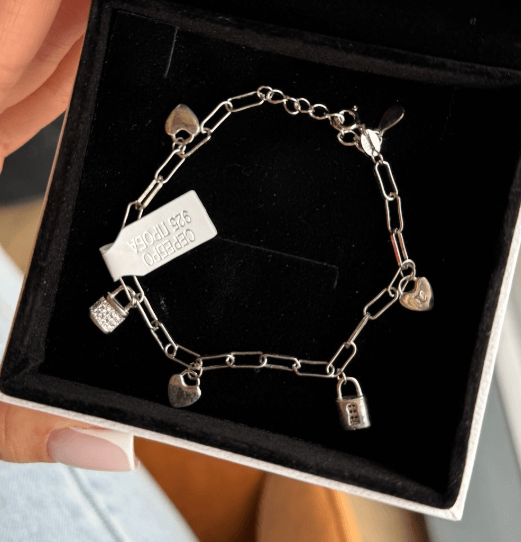 Браслет серебро  вставка фианит / Серебро 925 пробы, цирконы