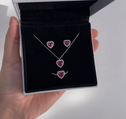 Комплект, что все спрашивали Серебро 925, цирконы в форме фиолетовых сердец