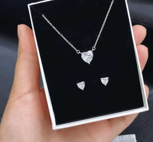 Колье цепочка "Возвышенное  сердце" подвеска