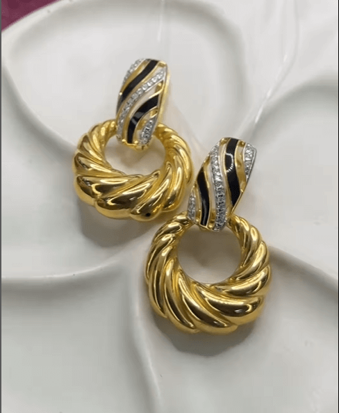 Серебряные серьги с позолотой, эмалью и фианитами