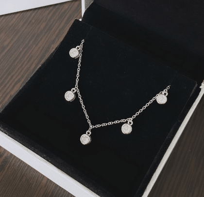 Медальон Колье «Капли» / Очень интересно смотрятся на шее / Серебро 925, цирконы