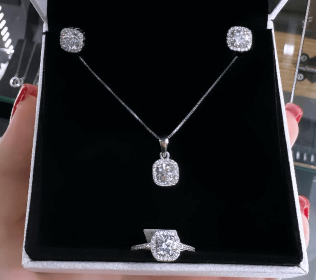 Комплекты из серебра Блестящий  квадрат  / Серебро 925 пробы, цирконы /