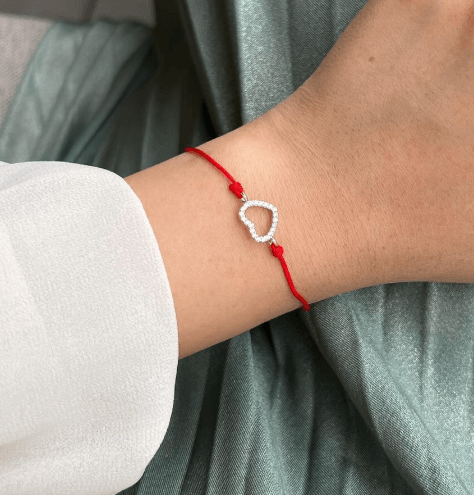 Браслет-оберег красная нить Сердце / Серебро 925 пробы, цирконы