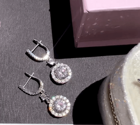 Серьги премиум класса  Серебро 925 пробы премиум класса, камни: цирконы бриллиантовой огранки