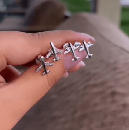 Серьги пусеты  серебро самолёт Серебро 925 пробы, цирконы