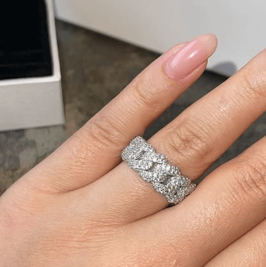 Супер стильное, очень добротно и круто смотрится Серебро 925 пробы, цирконы