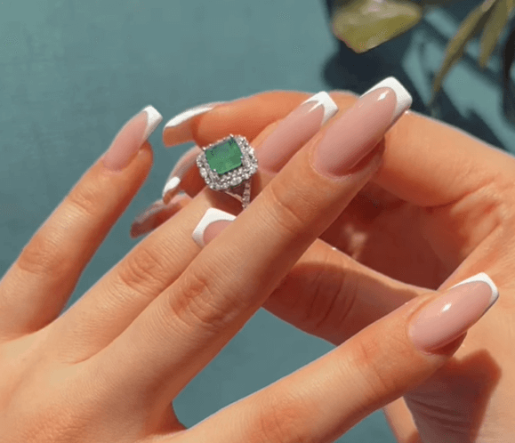 Кольцо Оригинальное женское кольцо с изумрудом Серебро 925 пробы