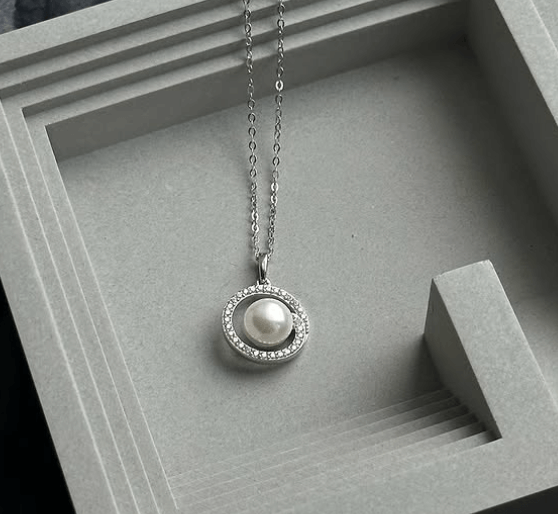 Серебряная подвеска с жемчугом и фианитами / Серебро 925 пробы