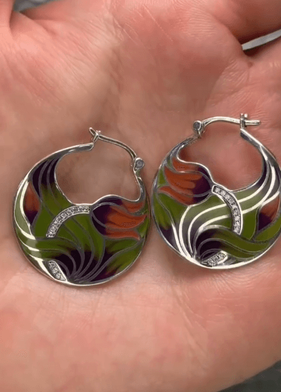 Серебряные серьги с эмалью и фианитами