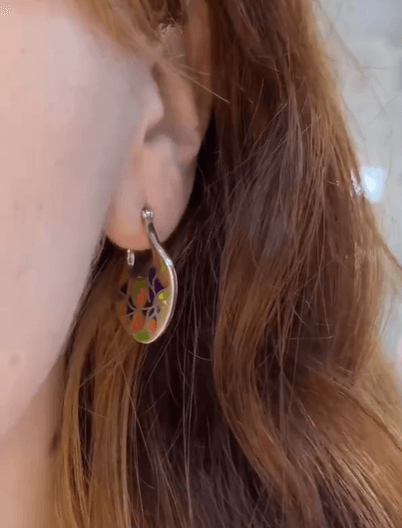 Серебряные серьги с витражной эмалью и фианитами