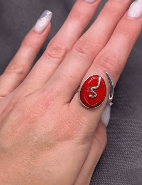 Серебряное кольцо с натуральным кораллом