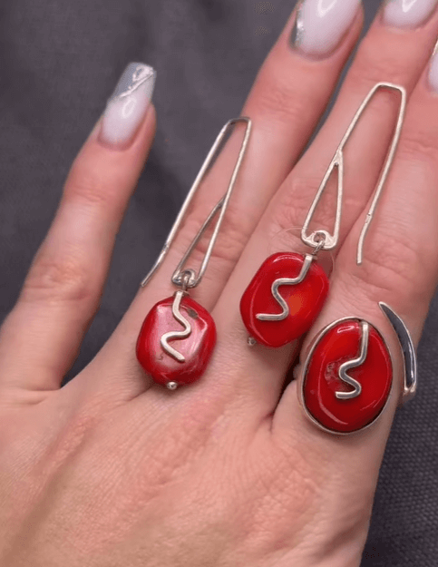 Серебряные серьги с натуральным кораллом