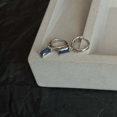 Серебряные серьги  с синим кристаллом и прозрачными камнями Серебро 925 пробы