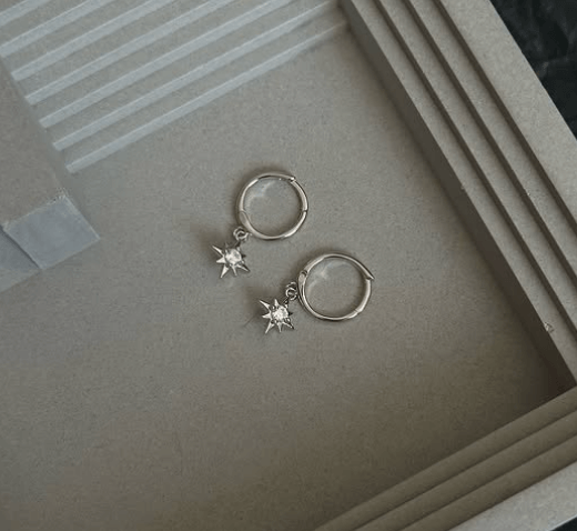 Серебряная Серьга-кольцо со звездой Серебро 925 пробы