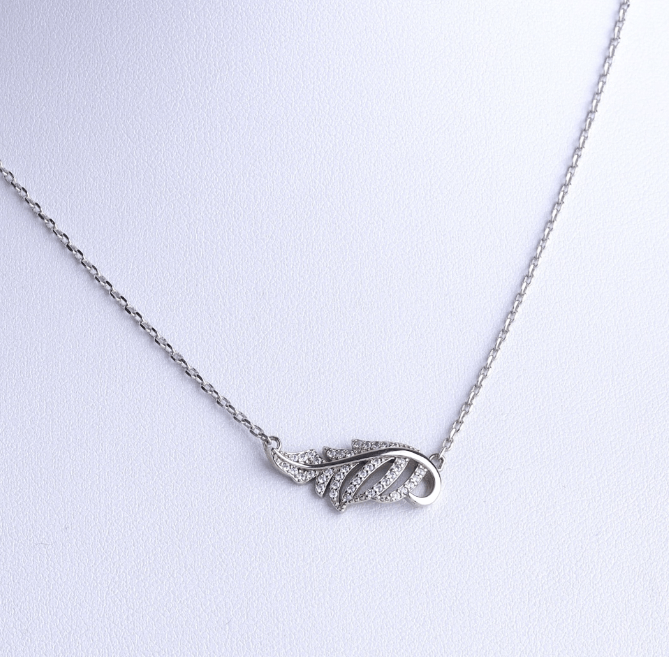 Серебряное колье с фианитами Серебро 925 пробы