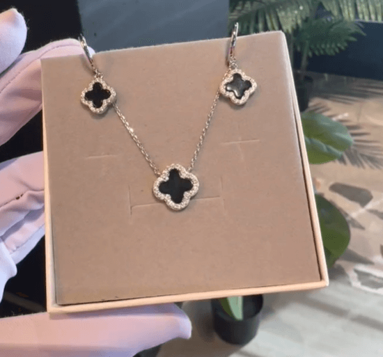 Серьги клевер с черным камнем  Серебро 925 пробы