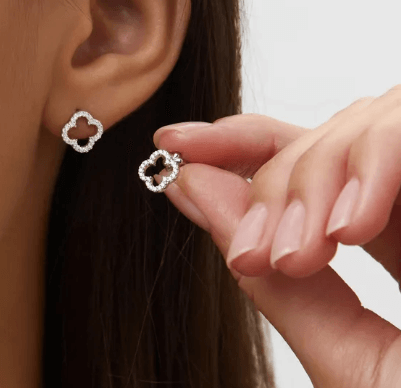 Серьги гвозди Серьги пусеты серебро с фианитами Серебро 925 пробы