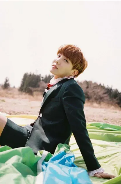 J-Hope_TMBMIL_YF_Day2.PNG.webp