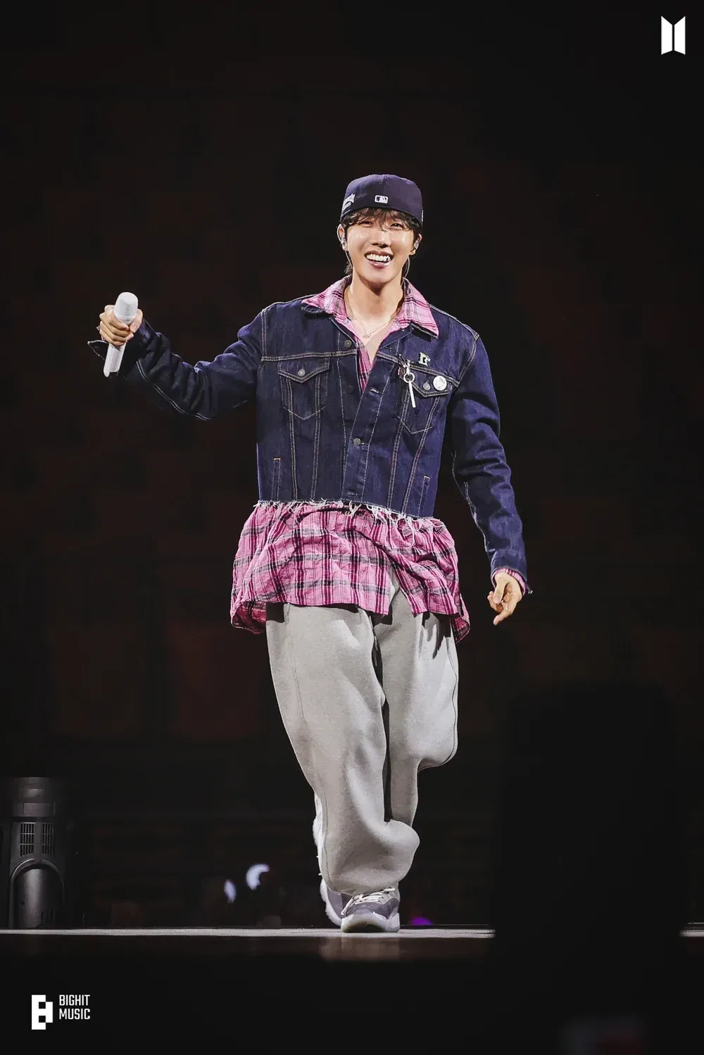 J-hope_HOPE_ON_THE_STAGE_in_SEOUL_Photo_Sketch_(4).webp