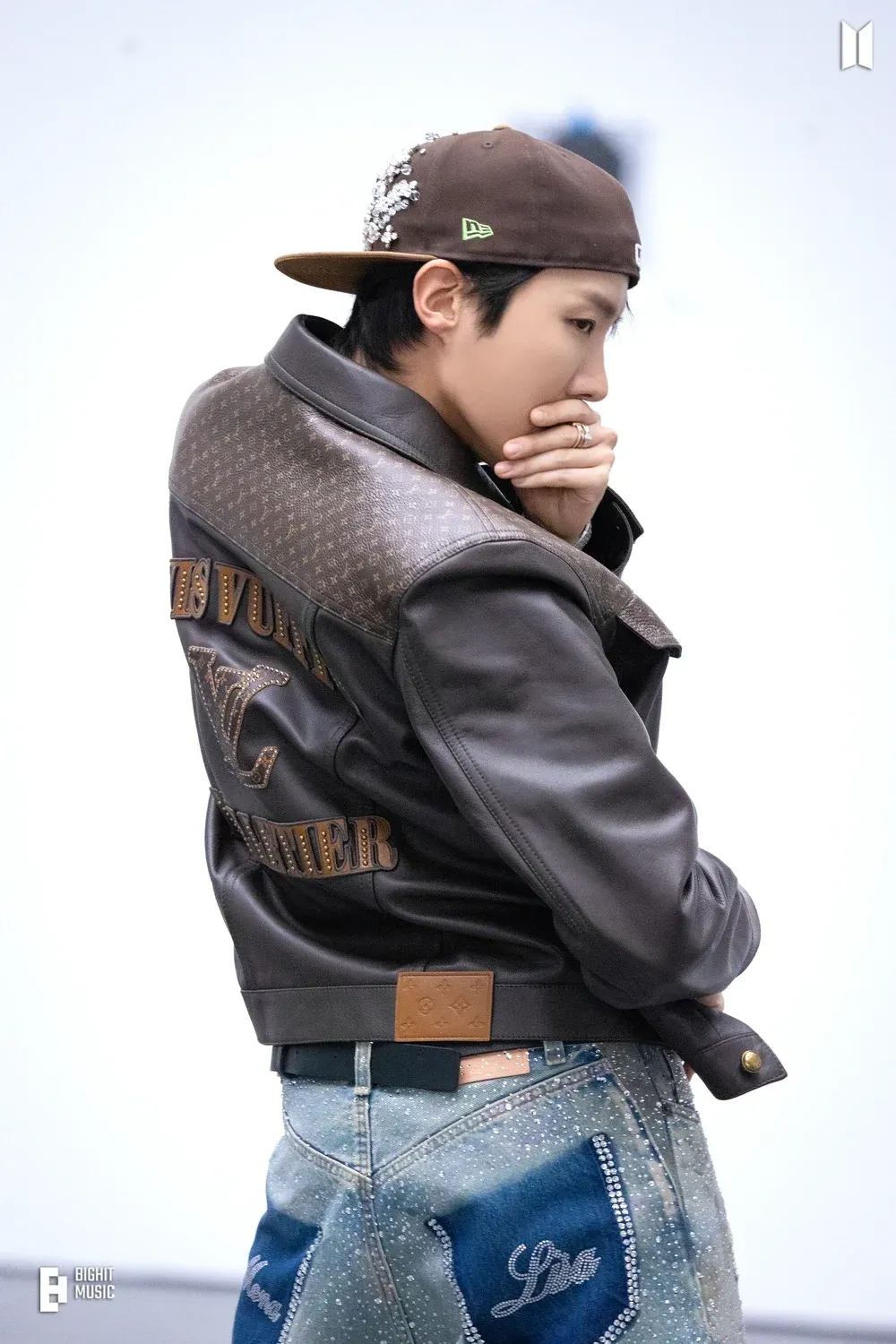 J-hope_MONA_LISA_Concept_Photo_281%29.webp