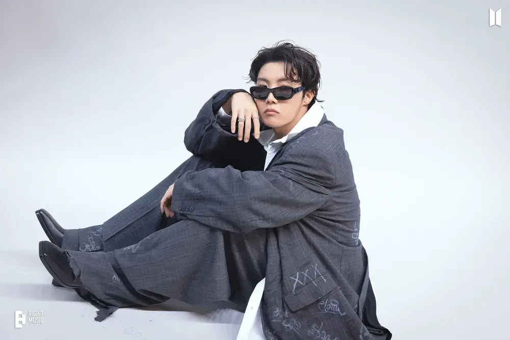 J-hope_MONA_LISA_Concept_Photo_2810%29.webp