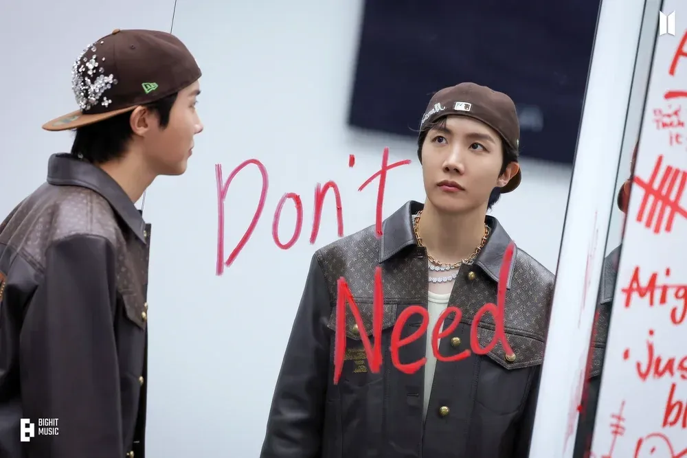 J-hope_MONA_LISA_Concept_Photo_285%29.webp