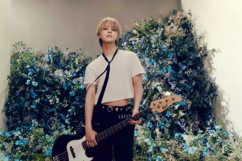 Jimin_MUSE_BLOOMING_Concept_Photo_29.webp