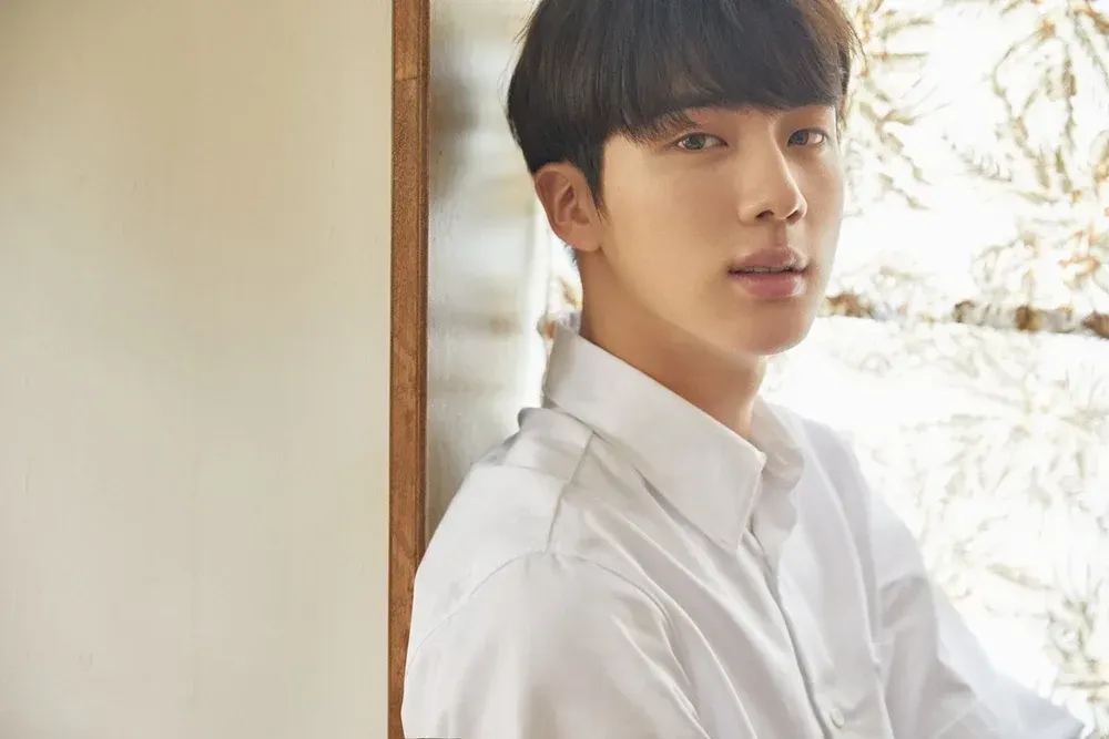 Jin_Love_Yourself_Her_L_Version.webp