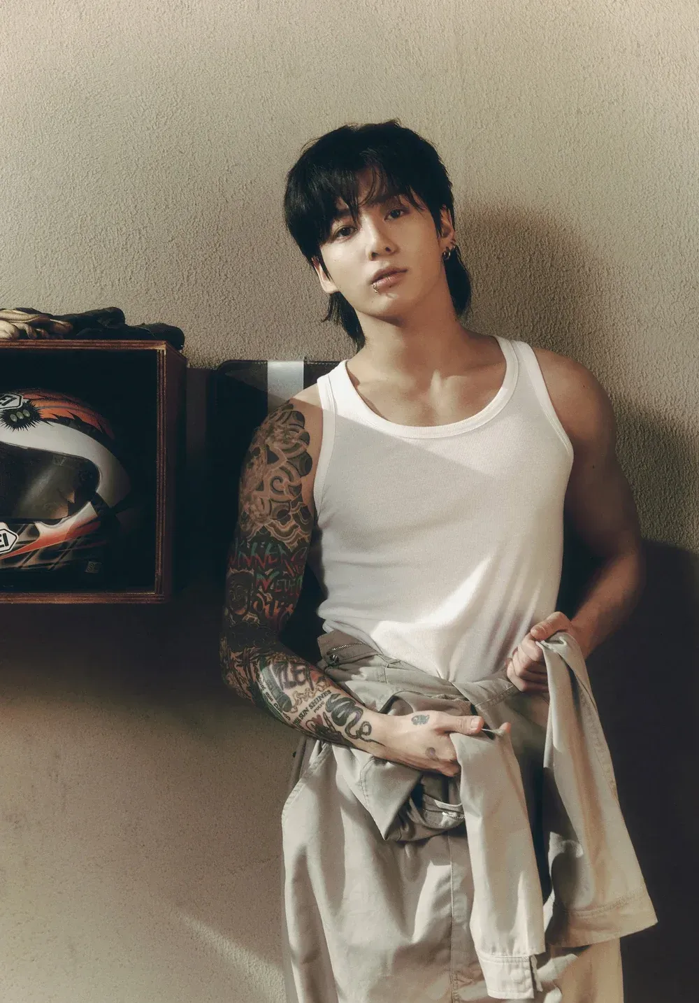 Jung_Kook_GOLDEN_Concept_Photo_SOLID_Version_29.webp