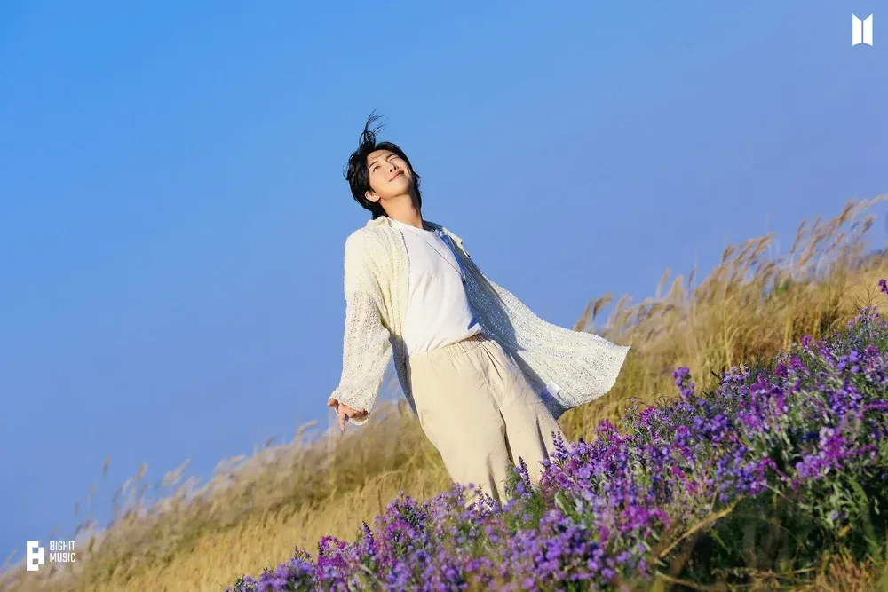 RM_Wild_Flower_MV_Photo_Sketch_29.webp