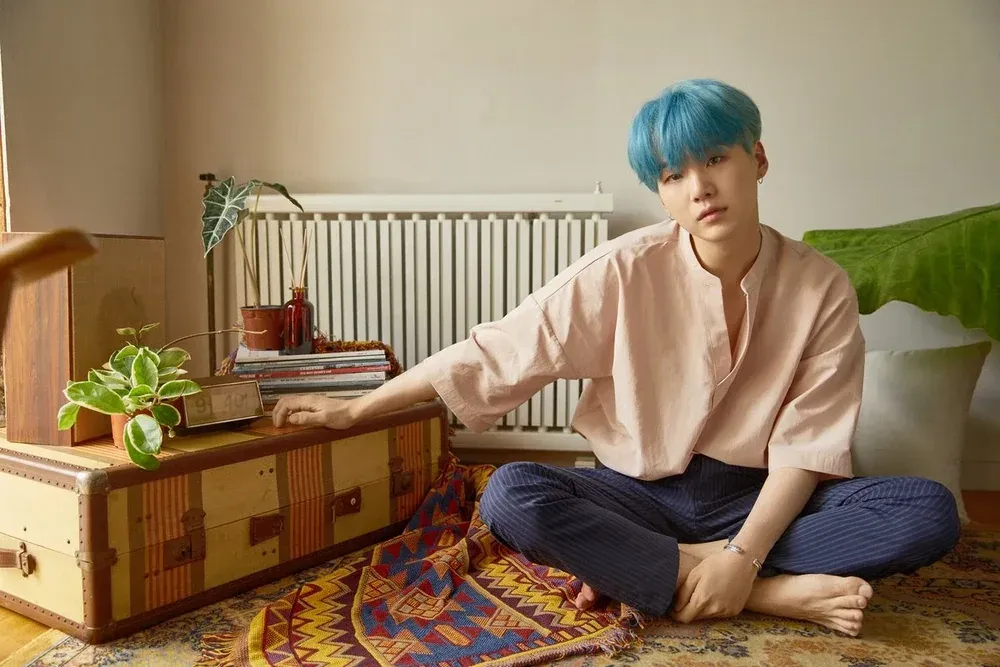 Suga_Love_Yourself_Her_L_Version.webp
