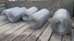 Сетка сварная 50х100х4 мм стальная в рулоне ТУ 14-4-647-95
