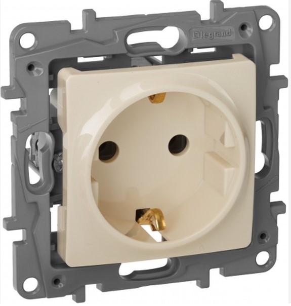Розетка 1-м СП Etika 16А IP20 250В 2P+E с заземл. сл. кость Leg 672321 RS