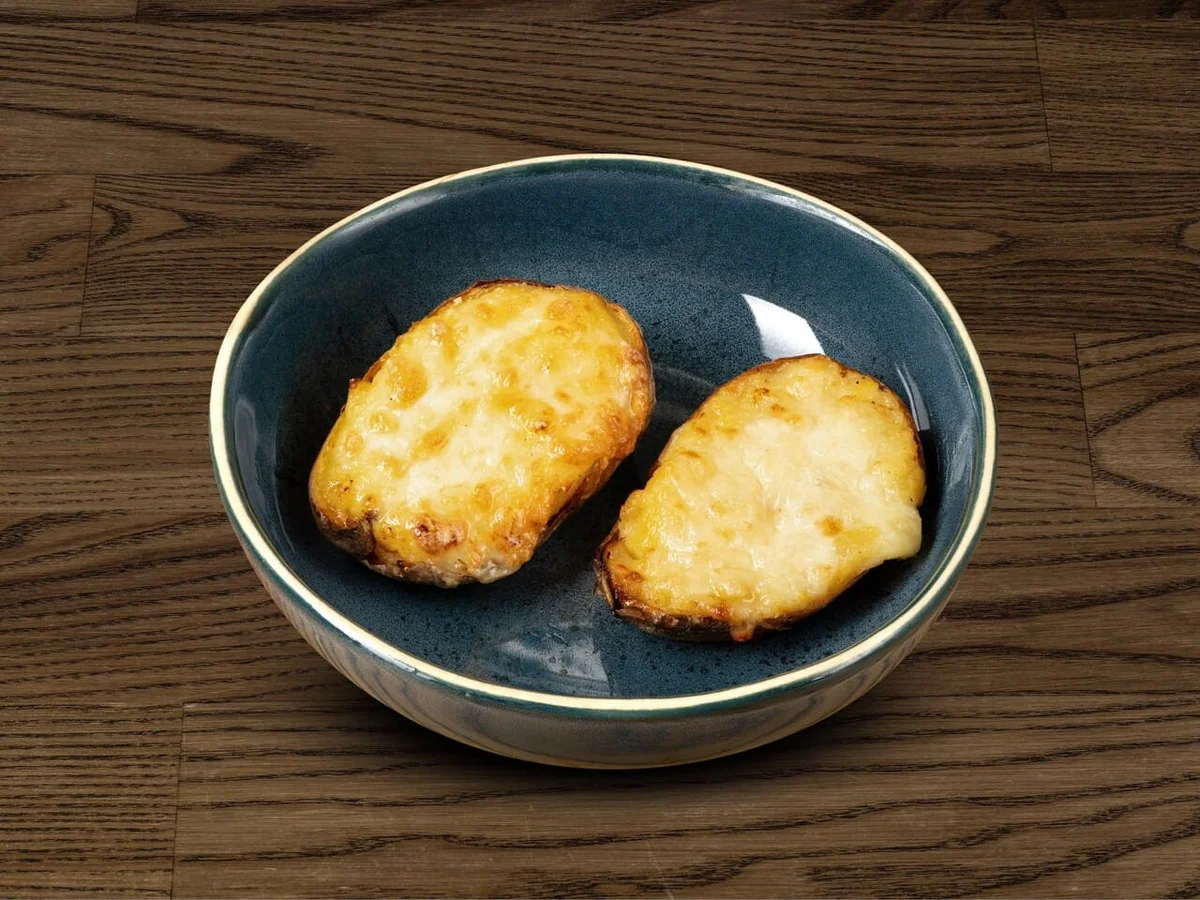 Картофель на мангале с сыром