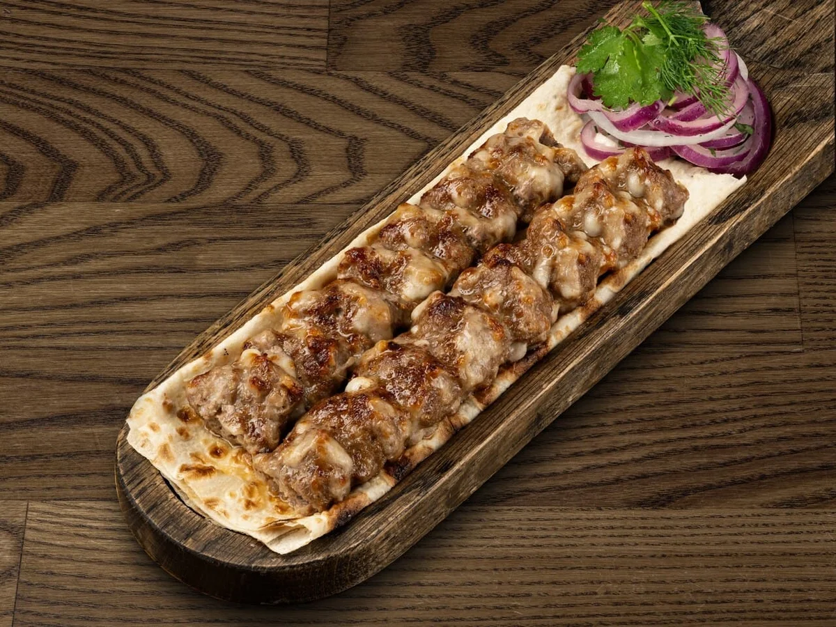 Люля Кебаб из говядины с сыром