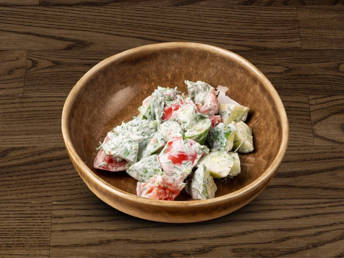 Салат из огурцов и помидоров