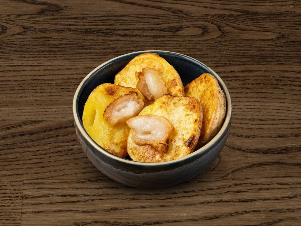 Картофель на углях с салом