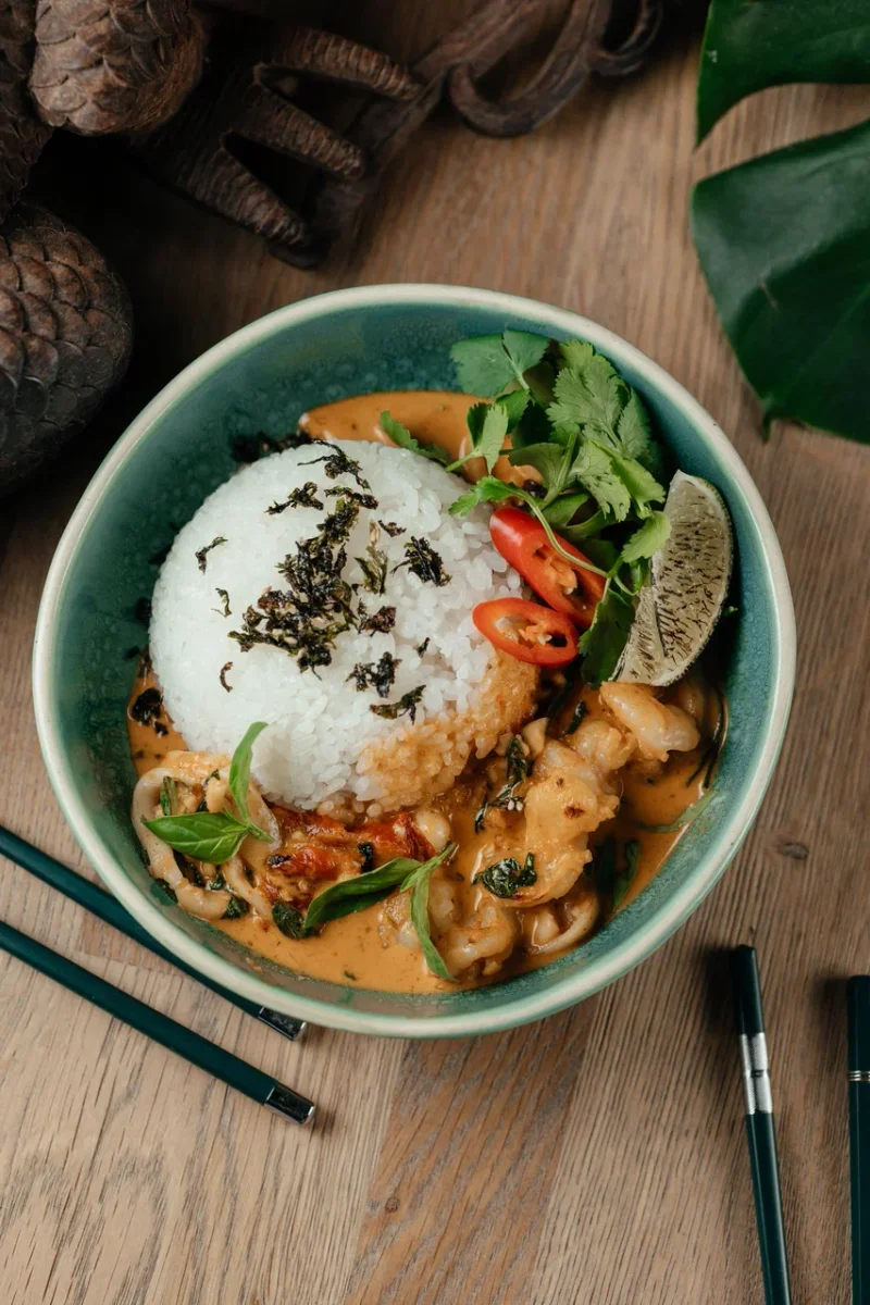 Зеленый карри с морепродуктами