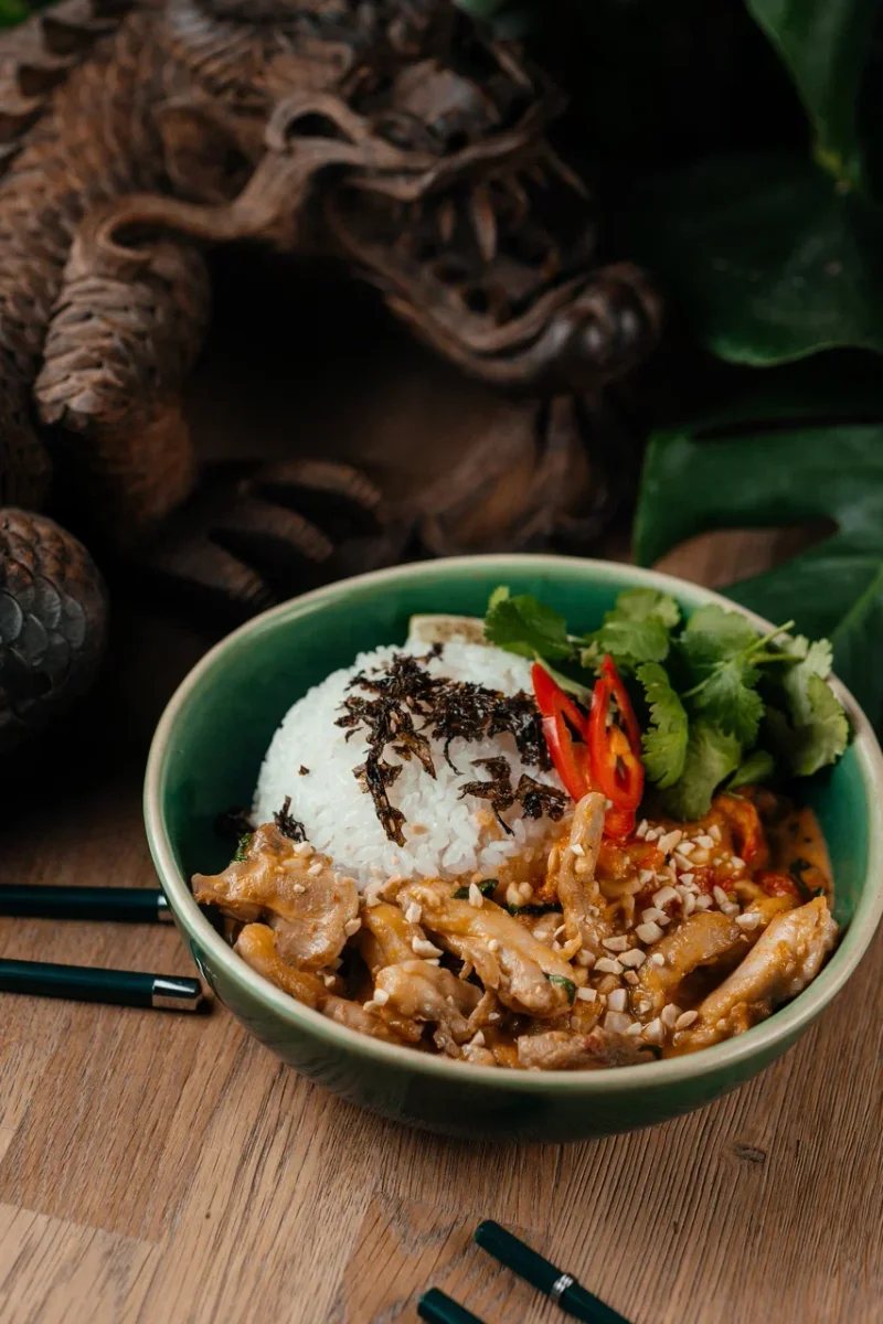 Красный карри с курицей