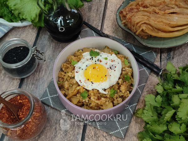 Жареный рис с кимчи