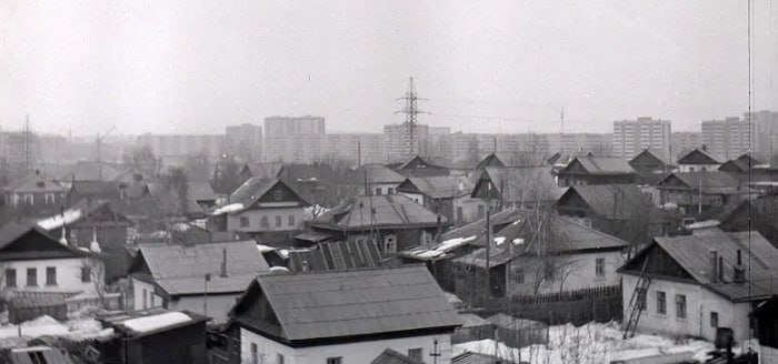 В краю жёлтых и синих камней. Микрорайоны на востоке города.