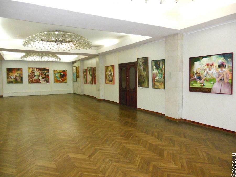 Итог: выставка закрыта, часть остаётся в КИЦ