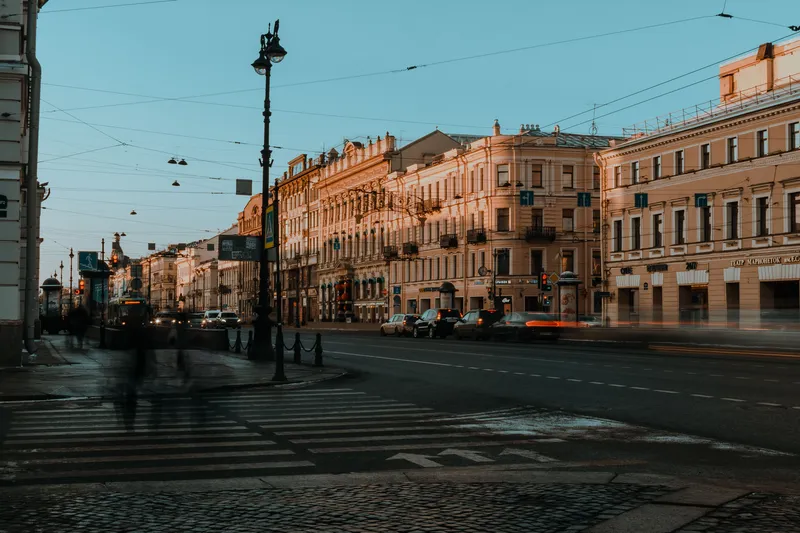 Невский проспект — главная улица Санкт-Петербурга от Адмиралтейства до Лавры