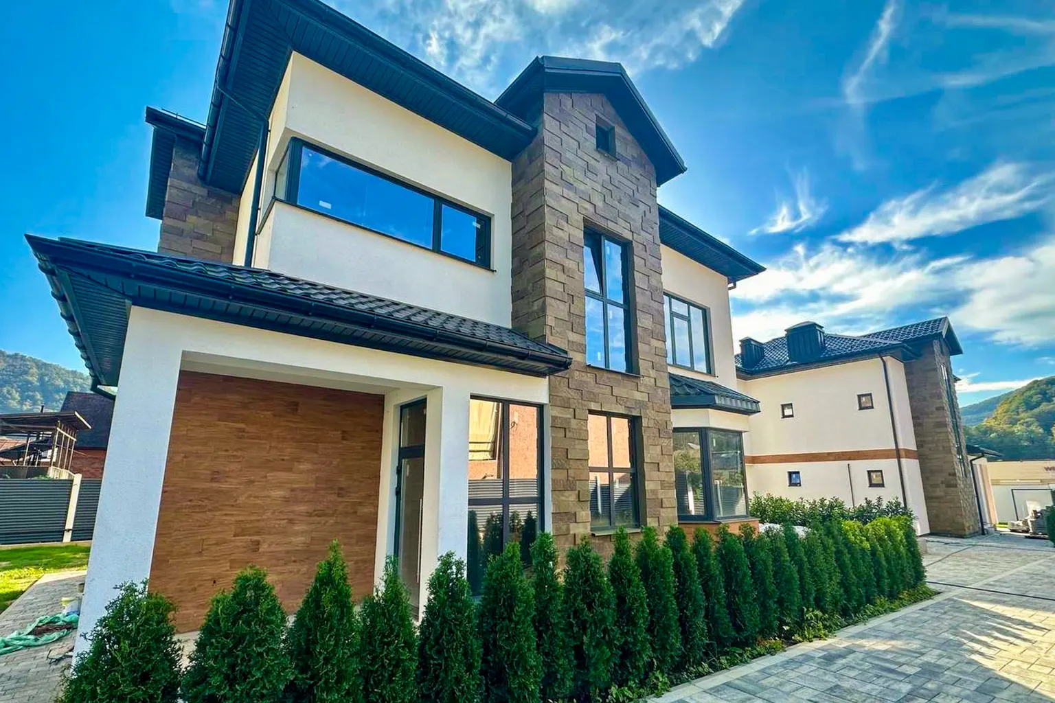 КП River House