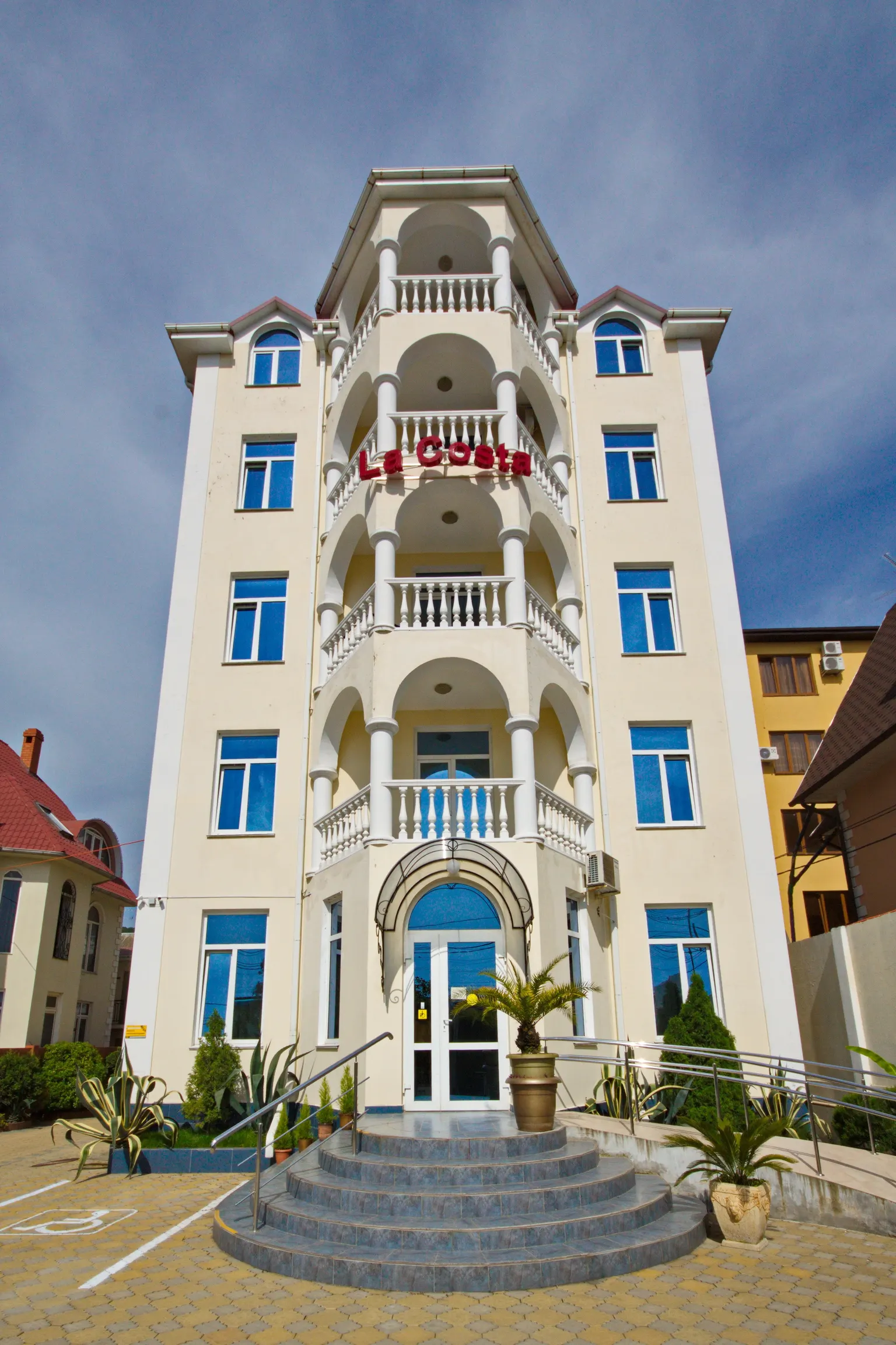 Продается гостиница возле моря - фото 2