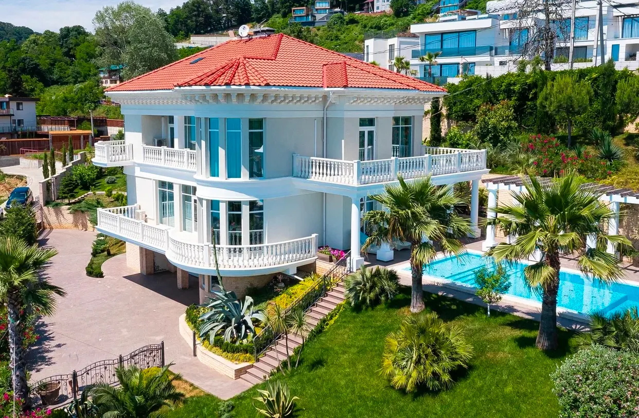 Роскошный особняк с великолепным видом на морскую гладь - фото 2