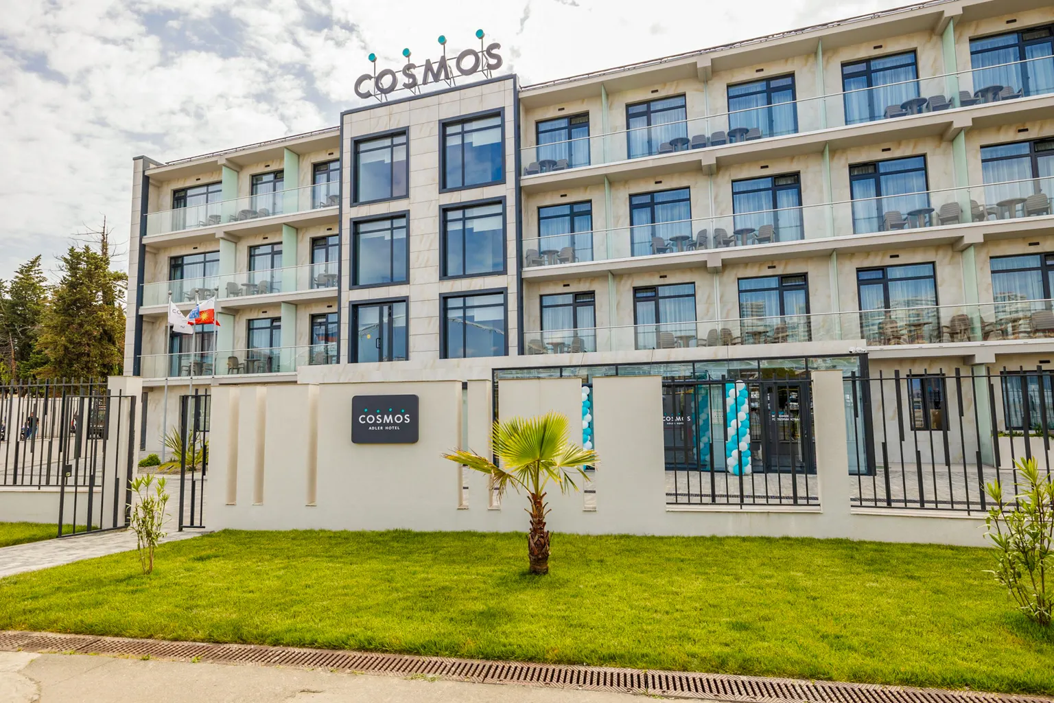 Отель Cosmos Adler Hotel 4* (Космос Адлер) — фото 1